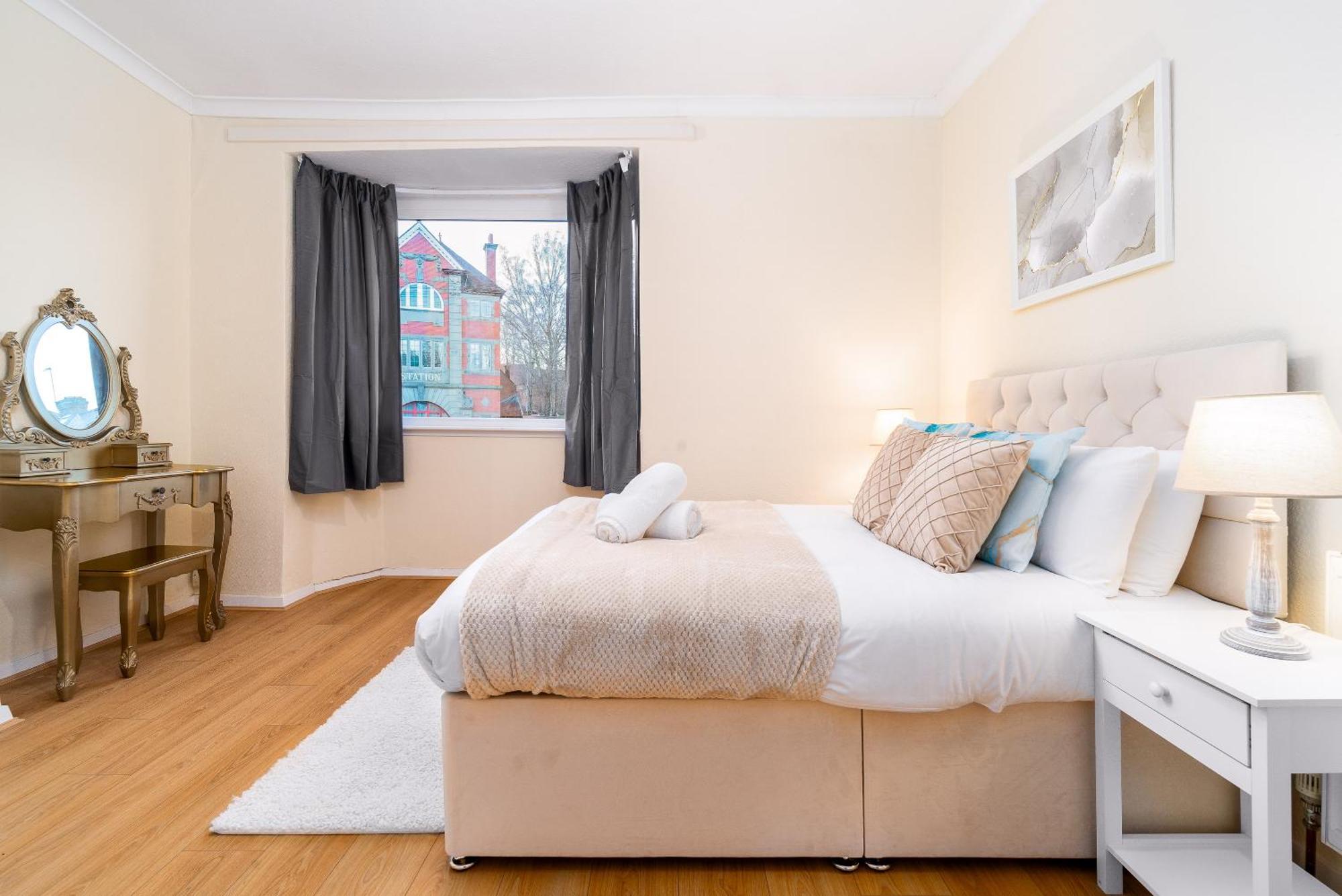 Luxury 3 Bedroom House - Harborne - Parking - Garden - Wifi & Netflix 122G Birmingham Exteriör bild