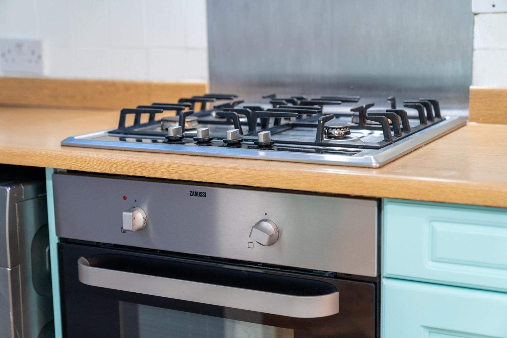 Luxury 3 Bedroom House - Harborne - Parking - Garden - Wifi & Netflix 122G Birmingham Exteriör bild