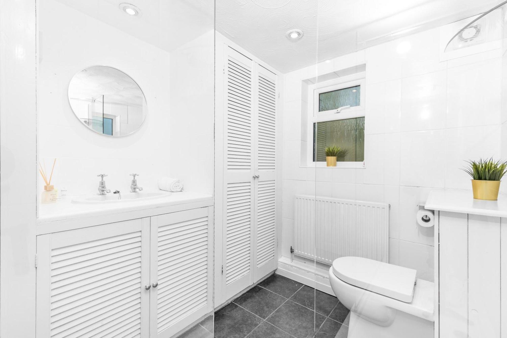 Luxury 3 Bedroom House - Harborne - Parking - Garden - Wifi & Netflix 122G Birmingham Exteriör bild