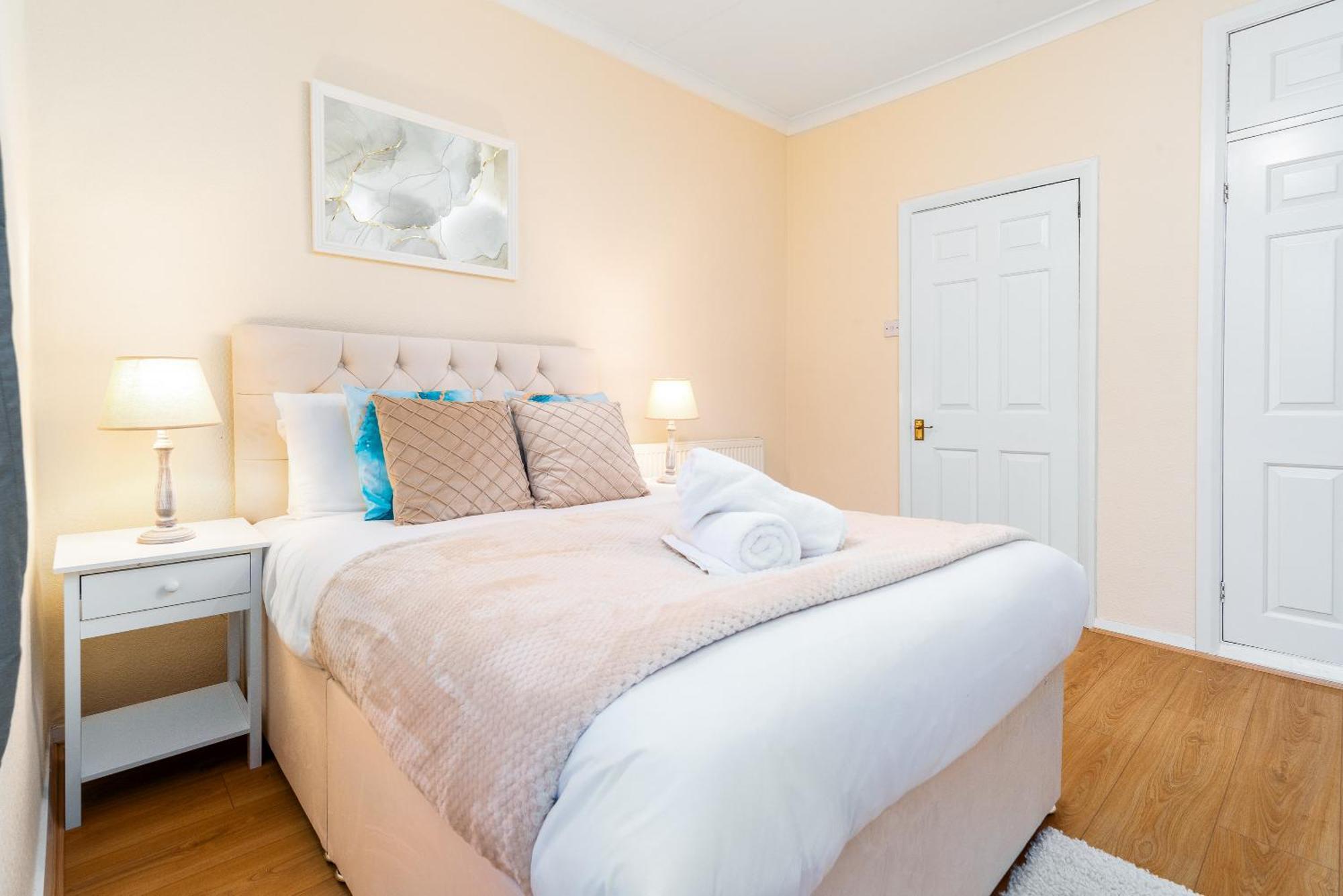 Luxury 3 Bedroom House - Harborne - Parking - Garden - Wifi & Netflix 122G Birmingham Exteriör bild