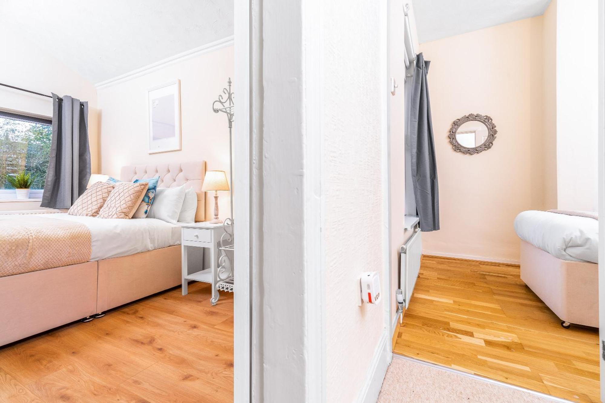 Luxury 3 Bedroom House - Harborne - Parking - Garden - Wifi & Netflix 122G Birmingham Exteriör bild