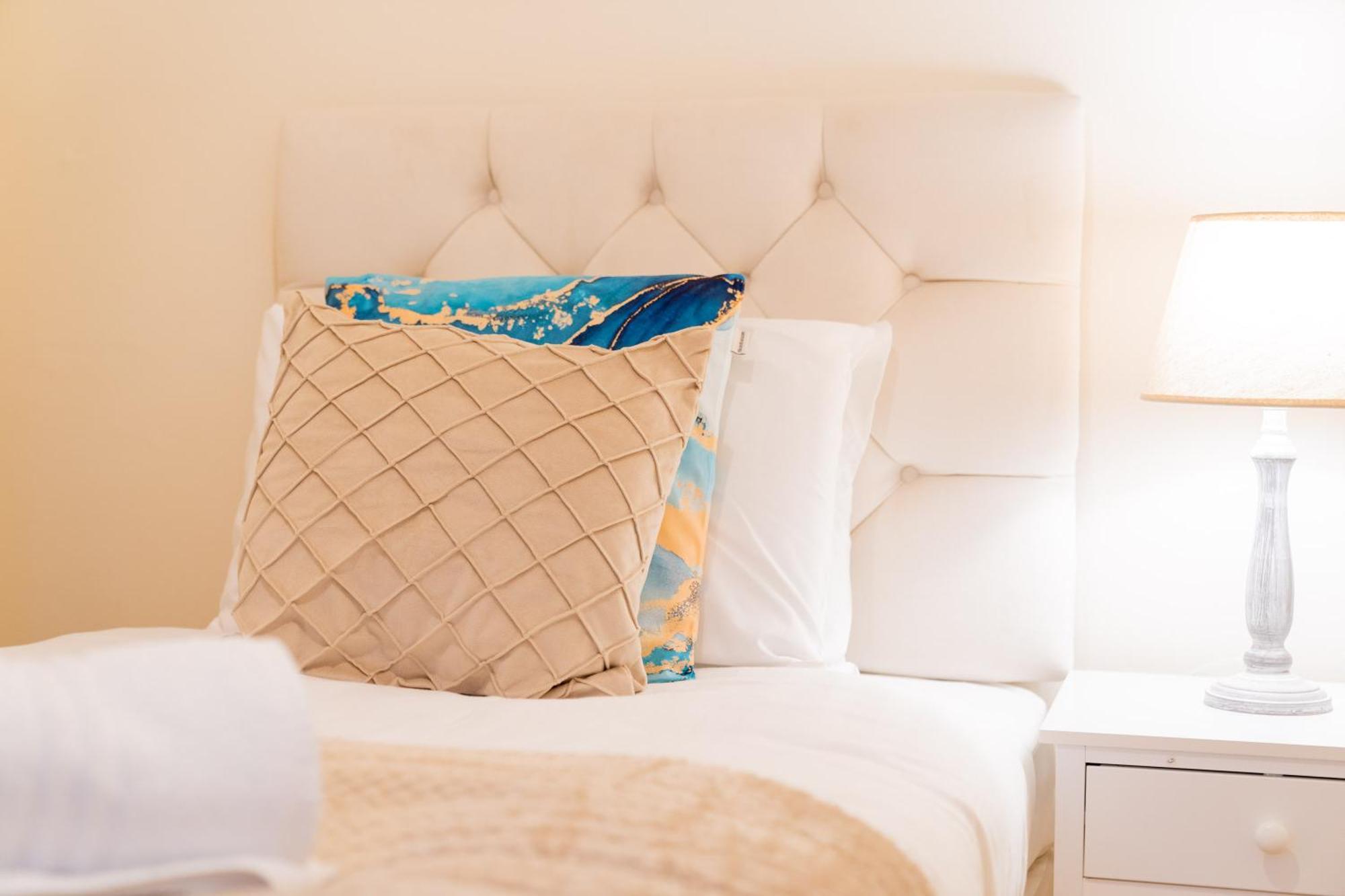 Luxury 3 Bedroom House - Harborne - Parking - Garden - Wifi & Netflix 122G Birmingham Exteriör bild